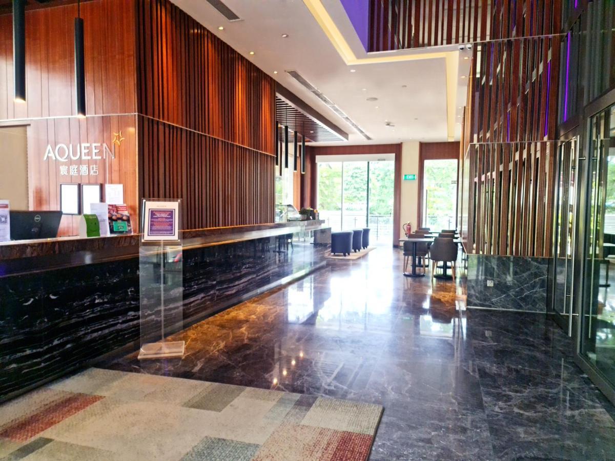 Aqueen Paya Lebar Singapura